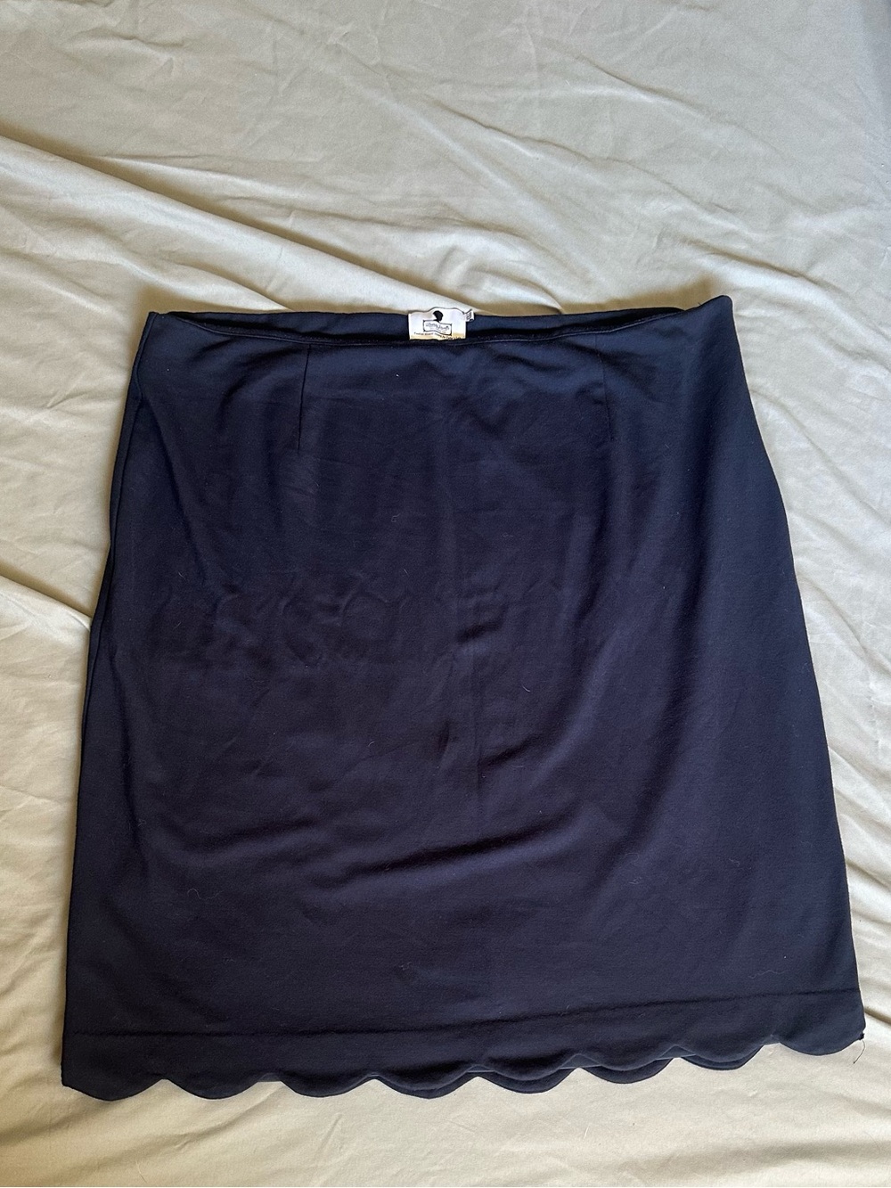 Dainty Jewells Black Scallop-Hem Pencil Skirt